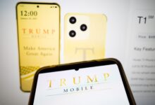 Trump Mobile T1 Tiba-Tiba Siap Dibeli, Ternyata Cuma Rebranding HTC U24 Pro