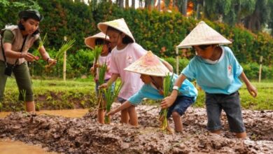 Liburan Bukan Saatnya Terlalu Melarang, Anak Justru Perlu Ruang untuk Tangguh