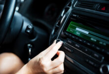 Musik di Mobil Bisa Ubah Cara Nyetir, Ini Aturan Main yang Sering Diabaikan