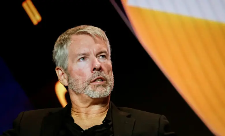 Strategy Terjepit di Tengah Bitcoin Turun, Beban Dividen Michael Saylor Makin Berat