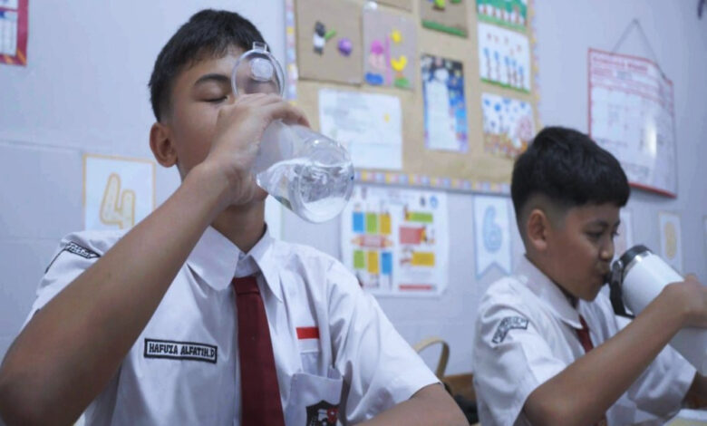 8 Gelas Air Putih Tak Selalu Cukup, Kebutuhan Harian Ternyata Bisa Berbeda