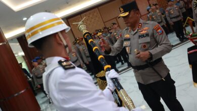 Polda Jatim Teguhkan Tribrata dan Pataka Tan Hana Dharma Mangrwa Jelang Bhayangkara ke-80