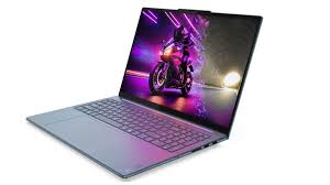 Lenovo Bawa Laptop Edisi Piala Dunia ke Jakarta dan Surabaya, Bukan Sekadar Dipajang