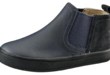 5 Sepatu Slip On Lokal Nyaman Buat Jalan Seharian, Harga Mulai Rp300 Ribuan