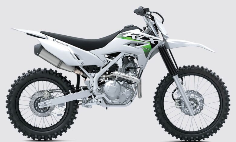 KLX230R S 2027 Dibuat Lebih Ramah, Jok Lebih Rendah Tapi Tetap Siap Off-Road