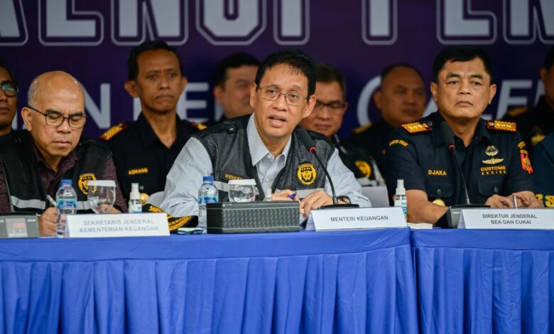IHSG Tertekan, Rp400 Triliun Digelontorkan ke Bank Himbara dan MBG Dipangkas