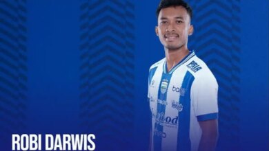 Robi Darwis Tinggalkan Persib, Isyarat Makin Kuat ke Arema FC