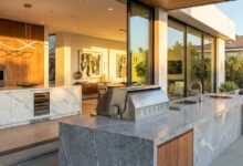 6 Inspirasi Dapur Semi Outdoor yang Tetap Aman Saat Musim Hujan Berkat Lantai Anti Licin