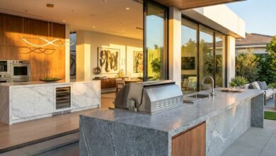 6 Inspirasi Dapur Semi Outdoor yang Tetap Aman Saat Musim Hujan Berkat Lantai Anti Licin
