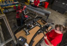 Pabrik Mobil Global Kian Bergantung pada AI, Pekerja Mulai Cemas Soal PHK