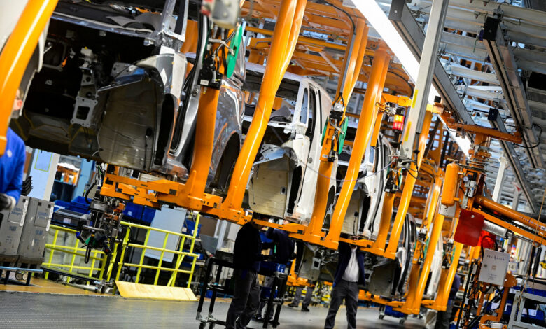 VW Siapkan Restrukturisasi Besar, 100 Ribu Karyawan dan 4 Pabrik Terancam