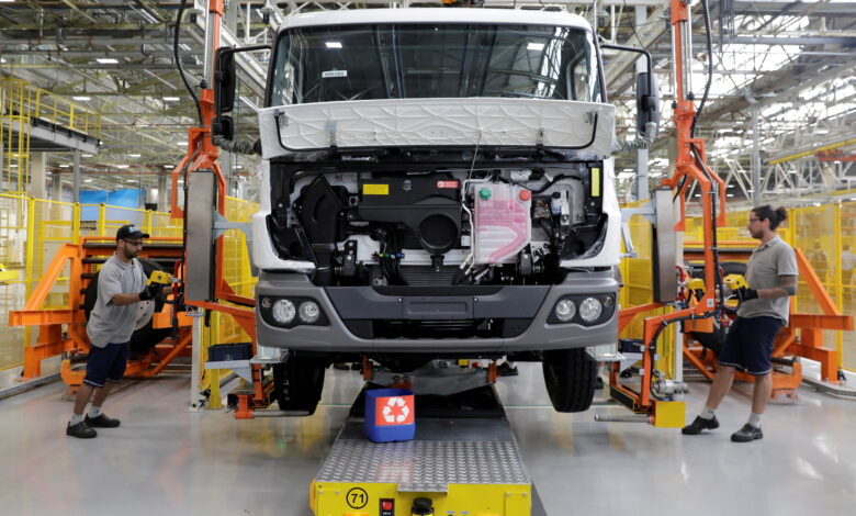Daimler Siapkan Bengkel Resmi Hadapi B50, Takut Salah Rawat Mesin?