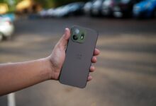 OnePlus N6 Bocor, Masih Dikasih Charger dan Case Saat Flagship Lain Dipangkas