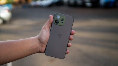 OnePlus N6 Bocor, Masih Dikasih Charger dan Case Saat Flagship Lain Dipangkas
