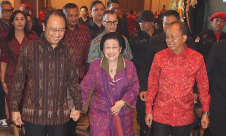 Megawati Hadir di Penutupan Bulan Bung Karno Bali, Pesan Koster Menggema Keras