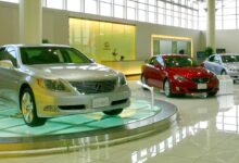 Mobil Mewah Masih Laku Saat Pasar Lesu, Cermin Kelas Beli yang Makin Terbelah