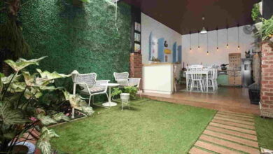 7 Desain Ruang Makan Menghadap Kebun Belakang, Rumah Kecil Terasa Lebih Lapang